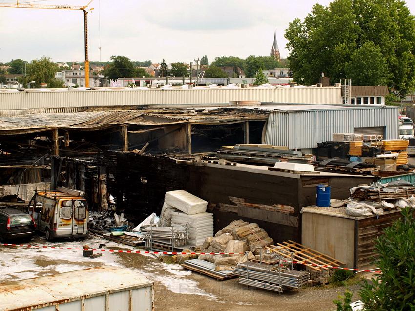 Feuer Halle Siegburg Gewerbegebiet Zange P298.JPG